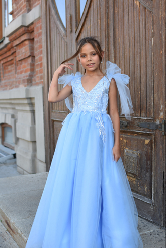 Голубое детское платье длинное с бантиками на плечах 140
