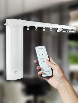 Моторизованные системы жалюзи и карнизов