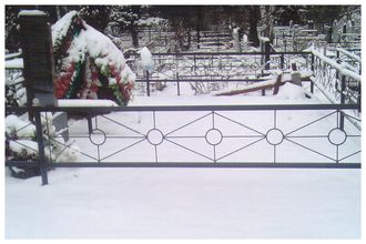 Оградка черная №5
