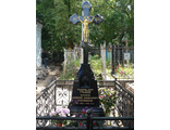 Православный памятник Крест на постаменте