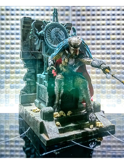 Elder Predator on the Throne from AvP 11 inches high pre-painted plastic statue kit of Hot Toys .