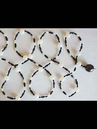 Арт. 2009-50 V Pendulum. Нитяной подвес с бусинами и искуственными жемчужинками