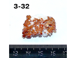 Ванадинит натуральный (щетка) №3-32: 31*23*14мм