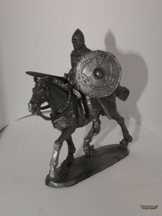 Всадник Викинг №2, копьё серый полиэтилен (бегущая лошадь)