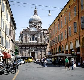 Город Модена, Италия, главная площадь