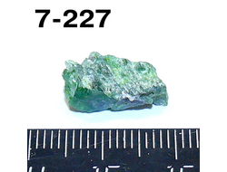Хромдиопсид натуральный (необработанный) №7-227: 1,2г - 15*7*7мм