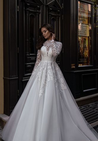 Свадебное платье закрытое расшитое кружевом с рукавами "Брианна" прокат Уфа