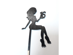 Топпер «Девушка 16 лет» (дерево), цвет Черный