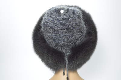 Вязаная шапка боярка с мехом песца