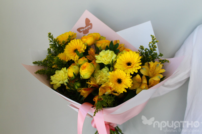 Букет цветов на 8 марта № 700