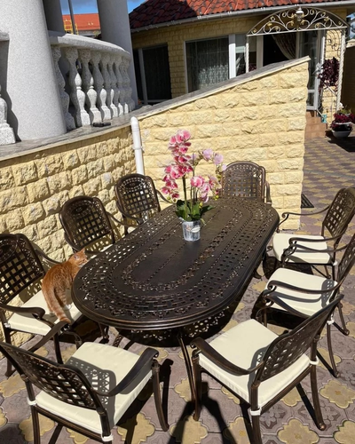 Овальный стол Gera из литого алюминия