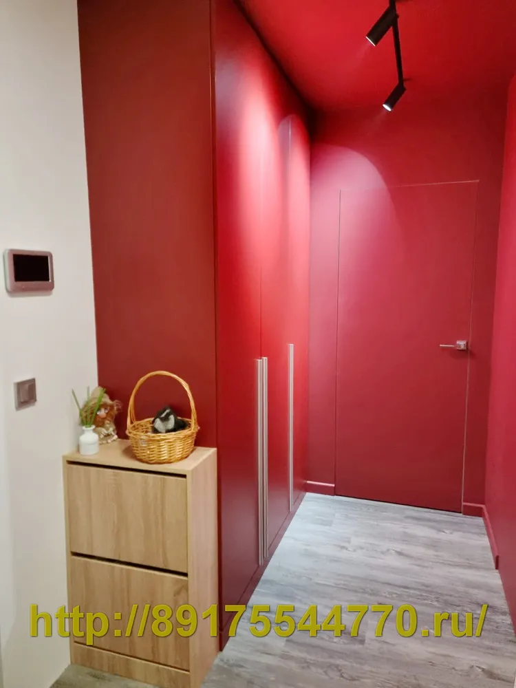 001 Шкаф в прихожей /фото нашего заказчика/
ЛДСП Egger, U 321 ST9 Красный китайский.

