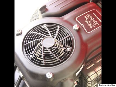 Газонокосилка с сиденьем (трактор) EVOline TRG 84 M