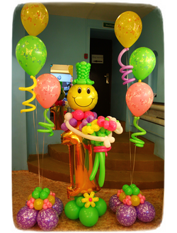 №40 Цифра Смайлик с букетами