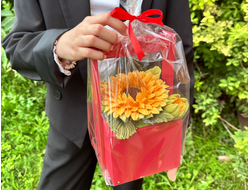 Деревянный бокс с зефирными подсолнухами