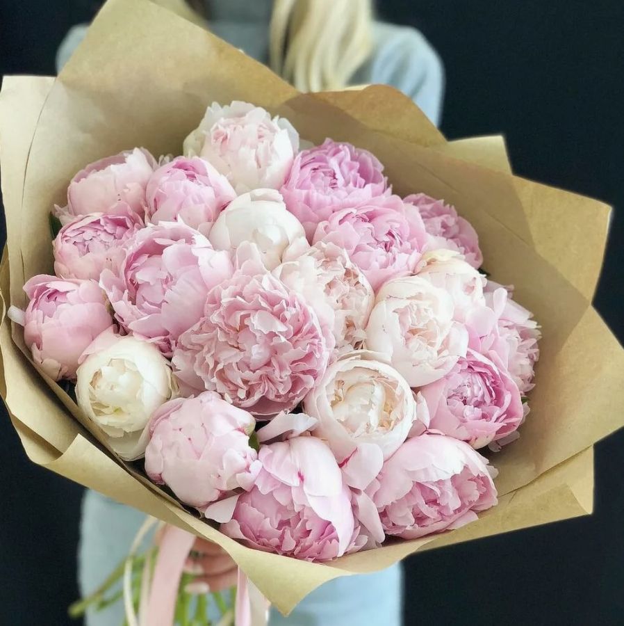 Свежий букет пионов с доставкой по Волгограду