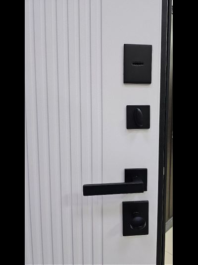 ЙОШКАР-ОЛА (РОССИЯ). СИРИУС 108 мм. ТРЕХКОНТУРНАЯ. ШАГРЕНЬ ЧЕРНАЯ+ДУБ НАТУРАЛЬНЫЙ/ БЕЛЫЙ МАТОВЫЙ.