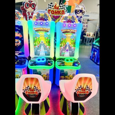 Детский игровой аппарат «Двойная Вертикальная Мото-Мото Гонка»