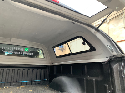 Внутренняя отделка грунт и боковые окна с форточками на кунге N-design для Great Wall Wingle 7