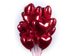 15 красных сердец воздушных шаров
