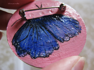 Сказание о бабочке. Деревянная брошь с крылом бабочки, эко-украшение