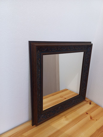 Зеркало настенное квадратное в классической раме 68 х 68 см