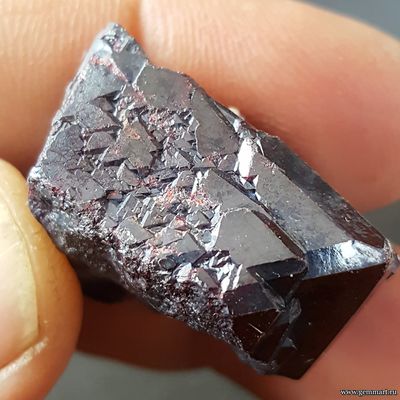 Куприт — кристаллы 34*30*16 мм