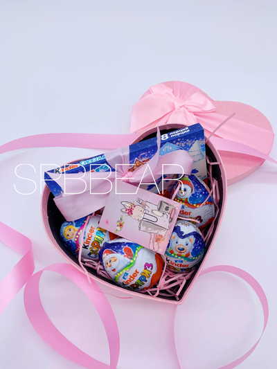 Подарочная коробка Киндер сюрприз среднее сердце розовое