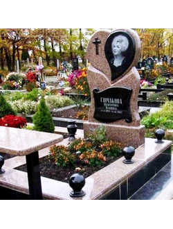 Мемориальный комплекс на могилу в виде Сердца