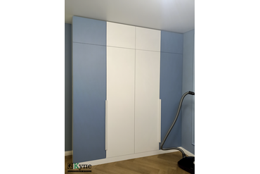 059 Шкаф с распашными дверями