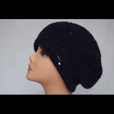 siniy-mokhnatiy-vyazaniy-beret-zhenskiy-italiya-vizio-6405