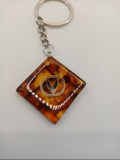 Брелок из натурального янтаря "Changan"