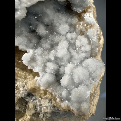 Целестин  и кальцит. Дагестан. Россия. 80*80*70мм