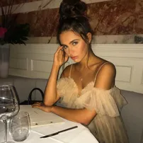 Работа в вип эскорте на поток девушкам 