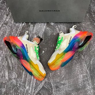 Balenciaga triple s store multicolor