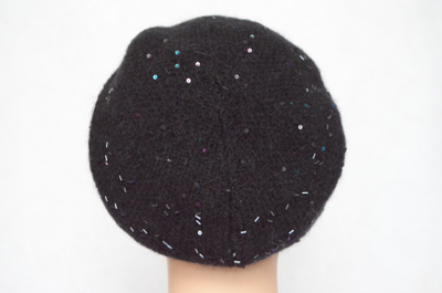 Модный берет вязаный со стеклярусом и пайетками для женщин Визио Италия фото