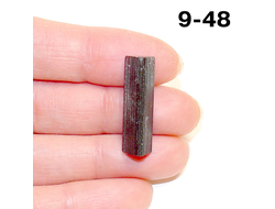 Турмалин натуральный (необработанный) Афганистан №9-48: шерл с зел.гол. - 3,1г - 25*8*7мм