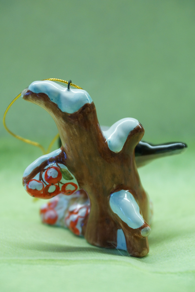 Снегирь на ветке - птицы России