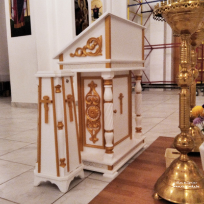 Аналой резной центральный