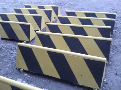 Ограничитель движения сигнальный железобетонный 1500х350х430 мм