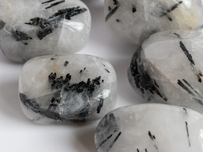 Кварц с черным турмалином (шерл) галтовка в ассортименте, Бразилия (27-32 мм, 17-21 г) №21385