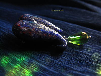 Цветок с Планеты Сокровищ. Брошь-цветок в авангардном стиле