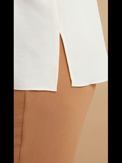 Топ с угловым вырезом