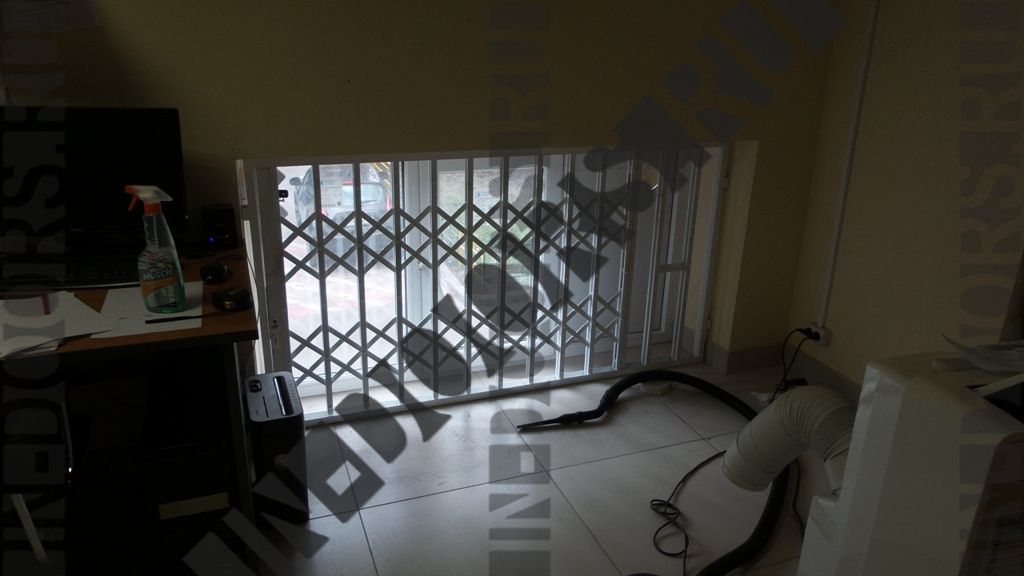 решетки оконные раздвижные 22