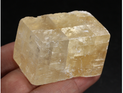 Кальцит оптический золотистый (исландский шпат), скол по спайности, Бразилия (45*25*25 мм, 72 г) №38298