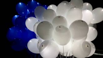 Облако из 15 светящихся шаров с гелием