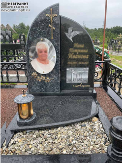 Памятник из эксклюзивного голубого гранита 260 красивый