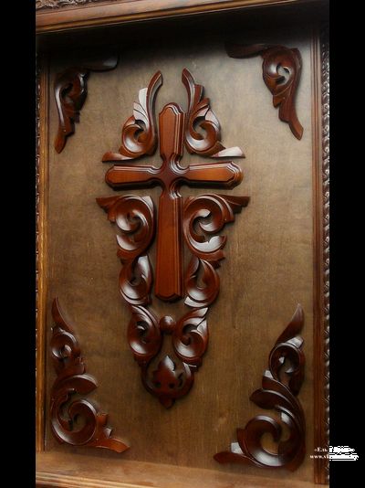 Часть резного аналоя