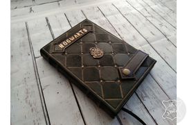 Тиснение логотипов, гербов и эмблем на коже