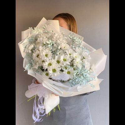 Большой букет ромашек